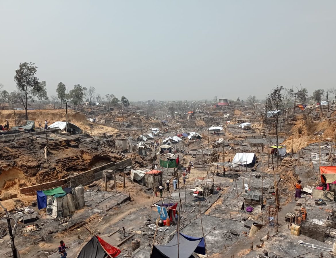 Abgebranntes Rohingya Camp