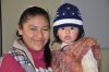 29-jährige bolivianische Mutter mit ihrem Kind.
