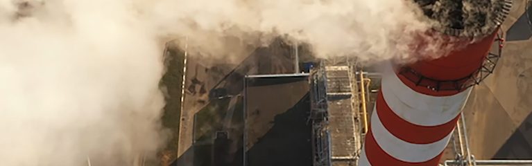 Rauchender Fabrikschlot